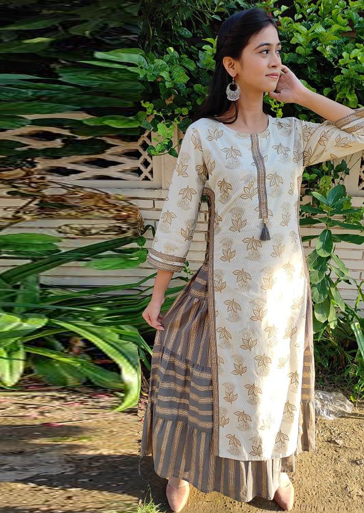 Misskurti | White and Grey Floral Print Flared Cotton Kurti